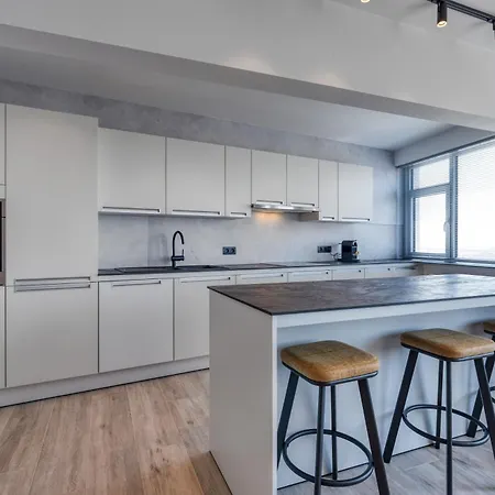 Apartment Portview Penthouse Verdieping8 Met Parking 6pers Blankenberge