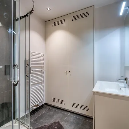 Portview G8 Met Parking 6pers Apartman *